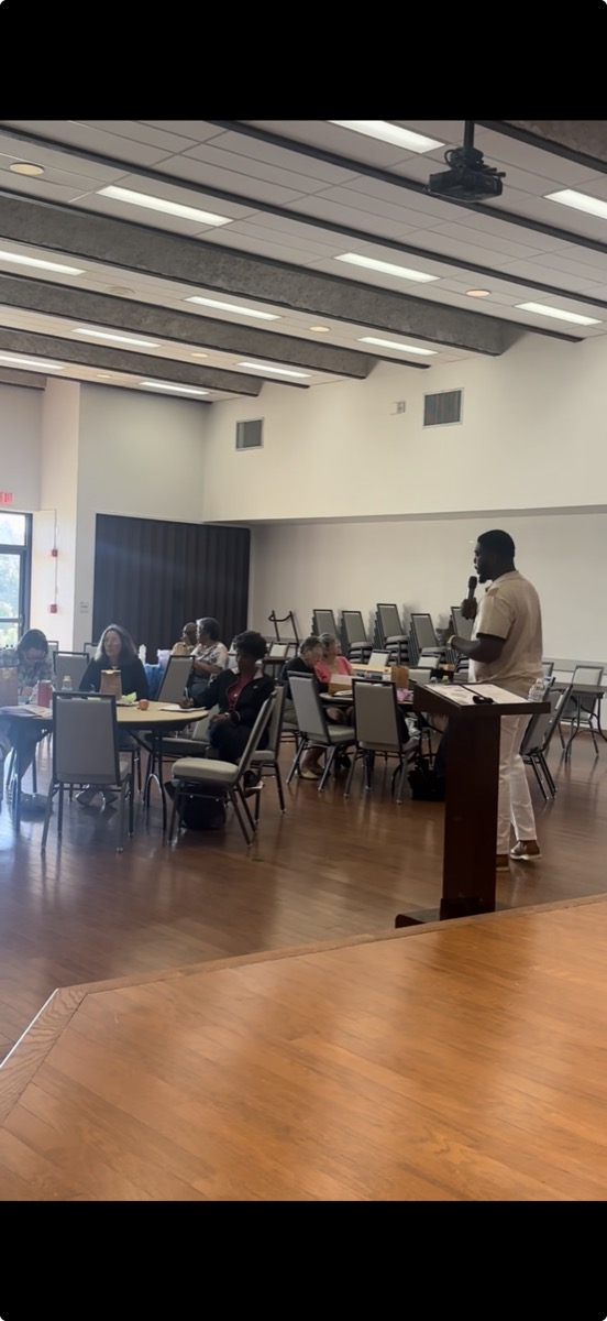 Shawn Springs speaking to seniors about stroke awareness
